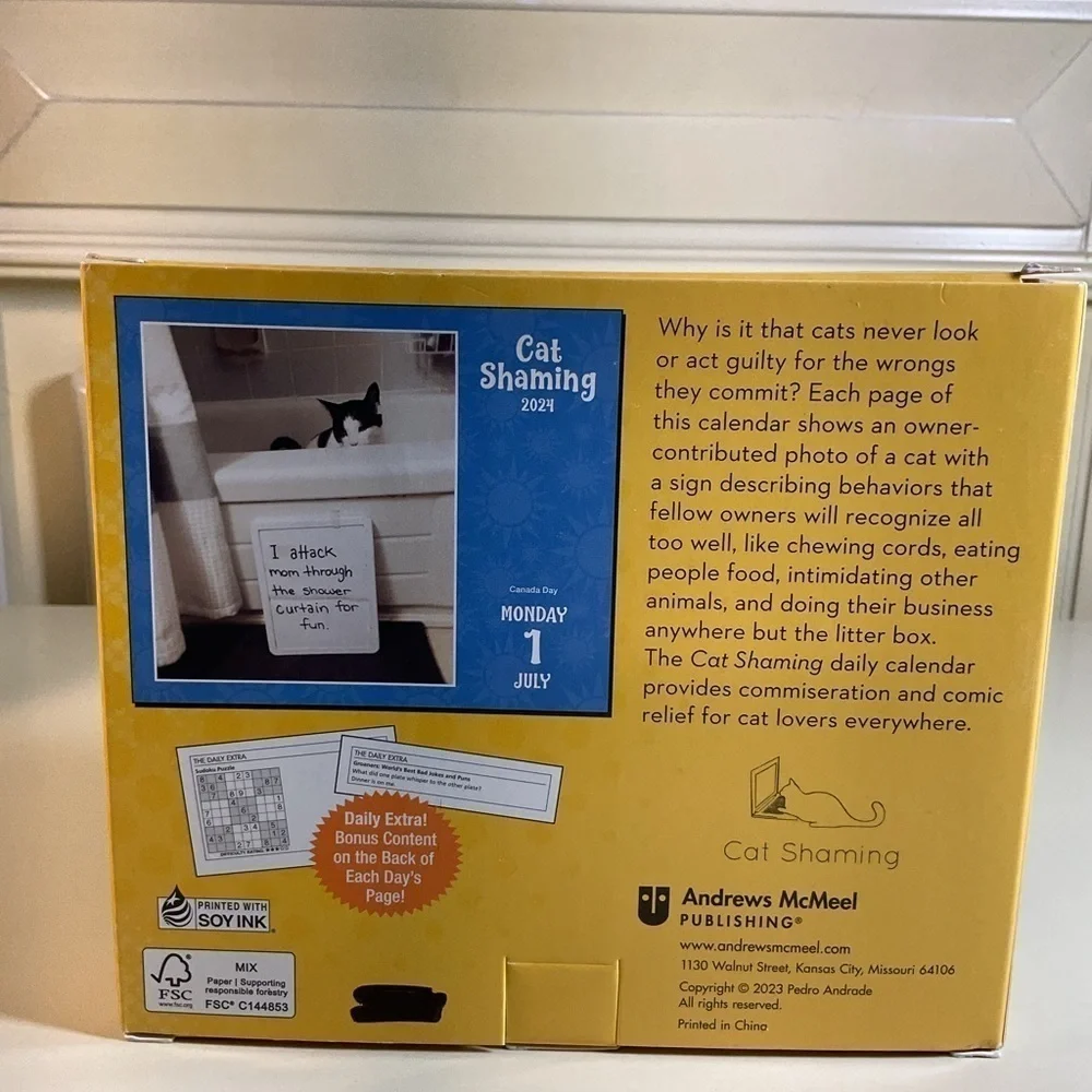 Cat Shaming 2024 Desk Calendar New Cat Lover Gift NWT